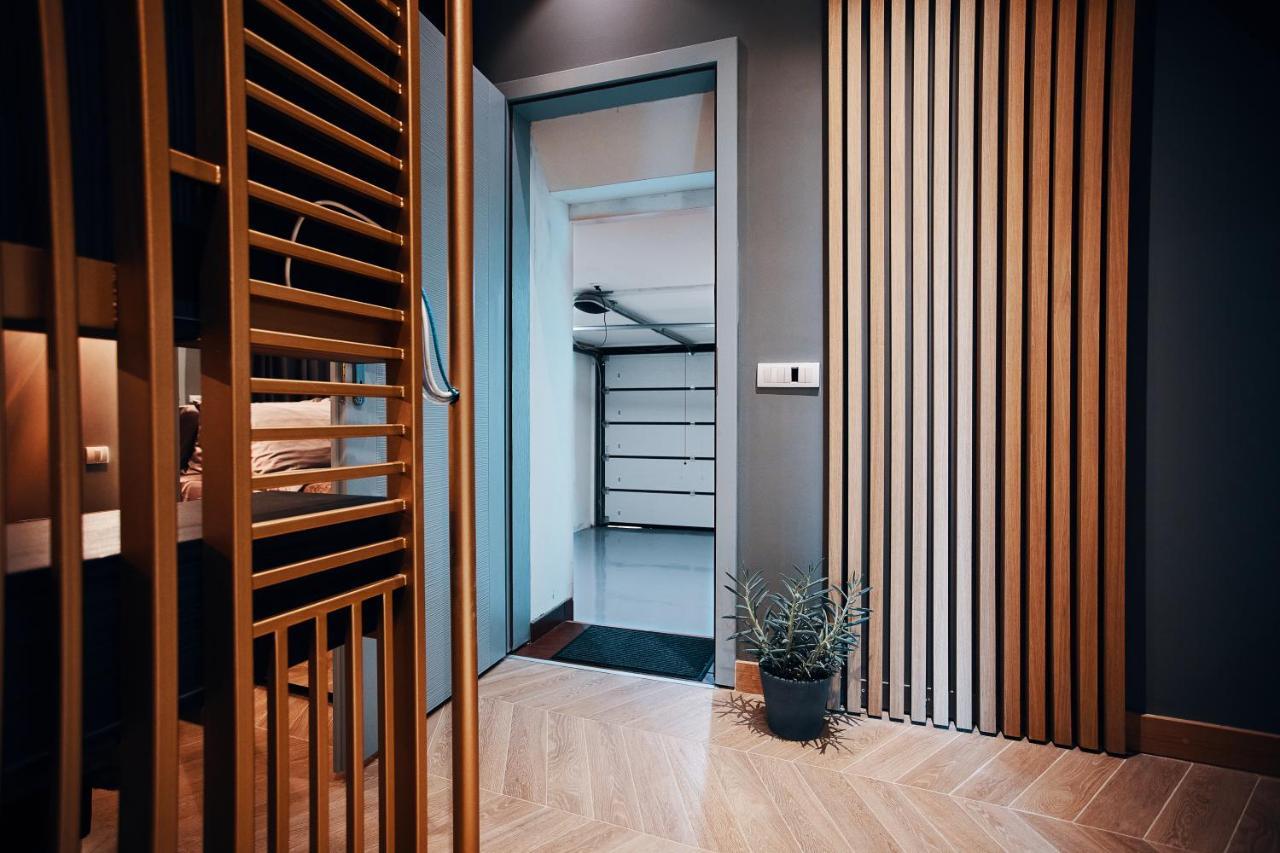 Monza Mirror Apartment Kikinda ภายนอก รูปภาพ