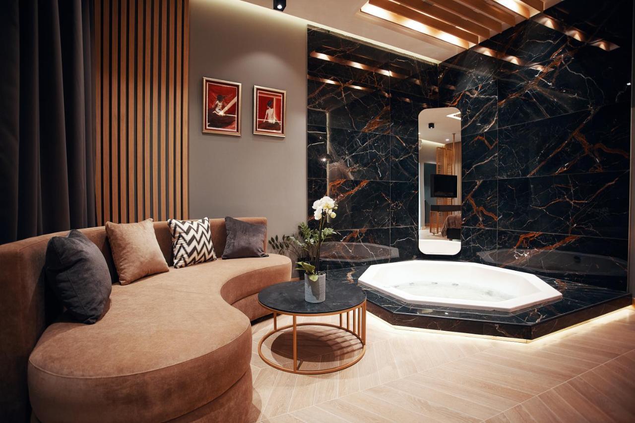 Monza Mirror Apartment Kikinda ภายนอก รูปภาพ
